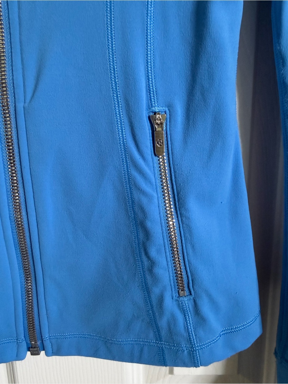 Lululemon Define Jacket Nulu in color Pool Party - Picture 5 of 5